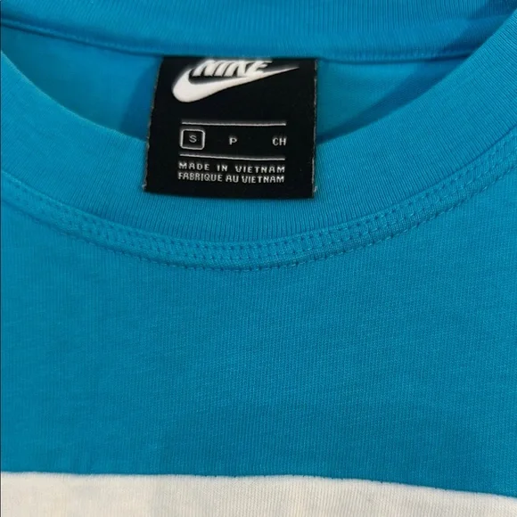Nike Blue and White ladies long sleeve top - Picture 3 of 6